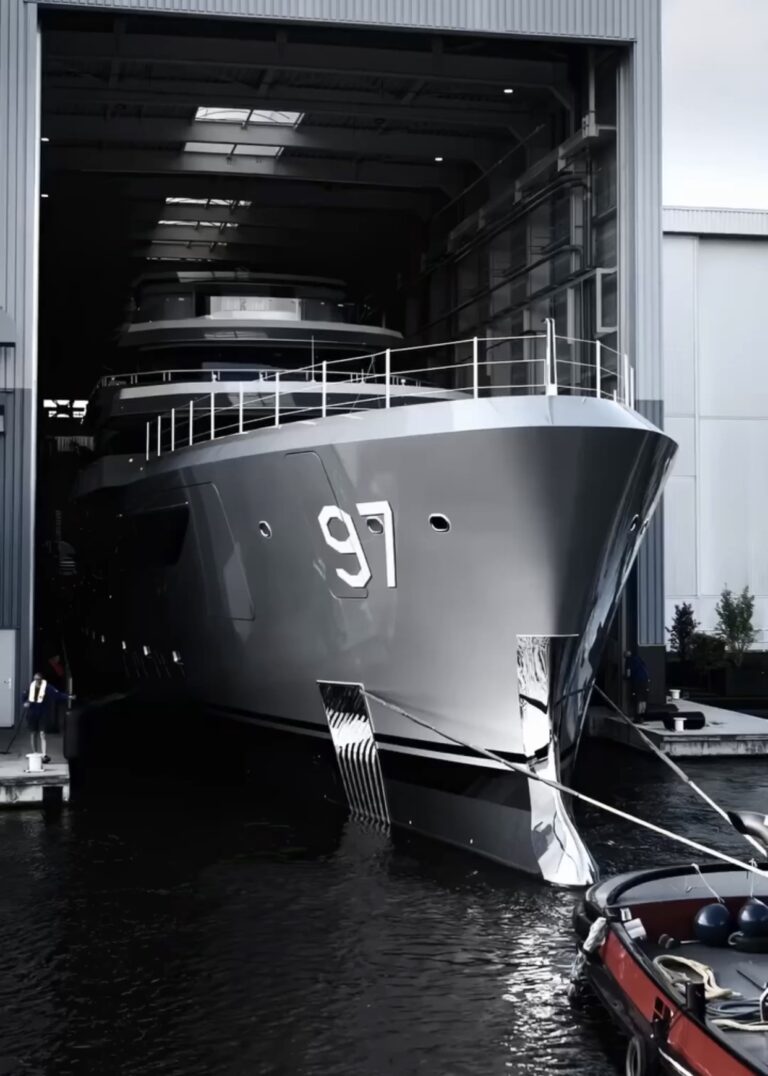 Feadship Unveils “Valor”: A Next-Generation, Ice-Classed, Battery-Powered Superyacht